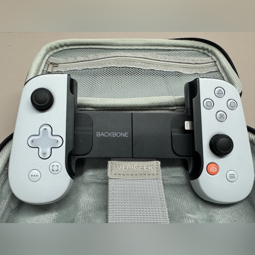 PlayStation Backbone One Gaming Controller with Weigeek Case
